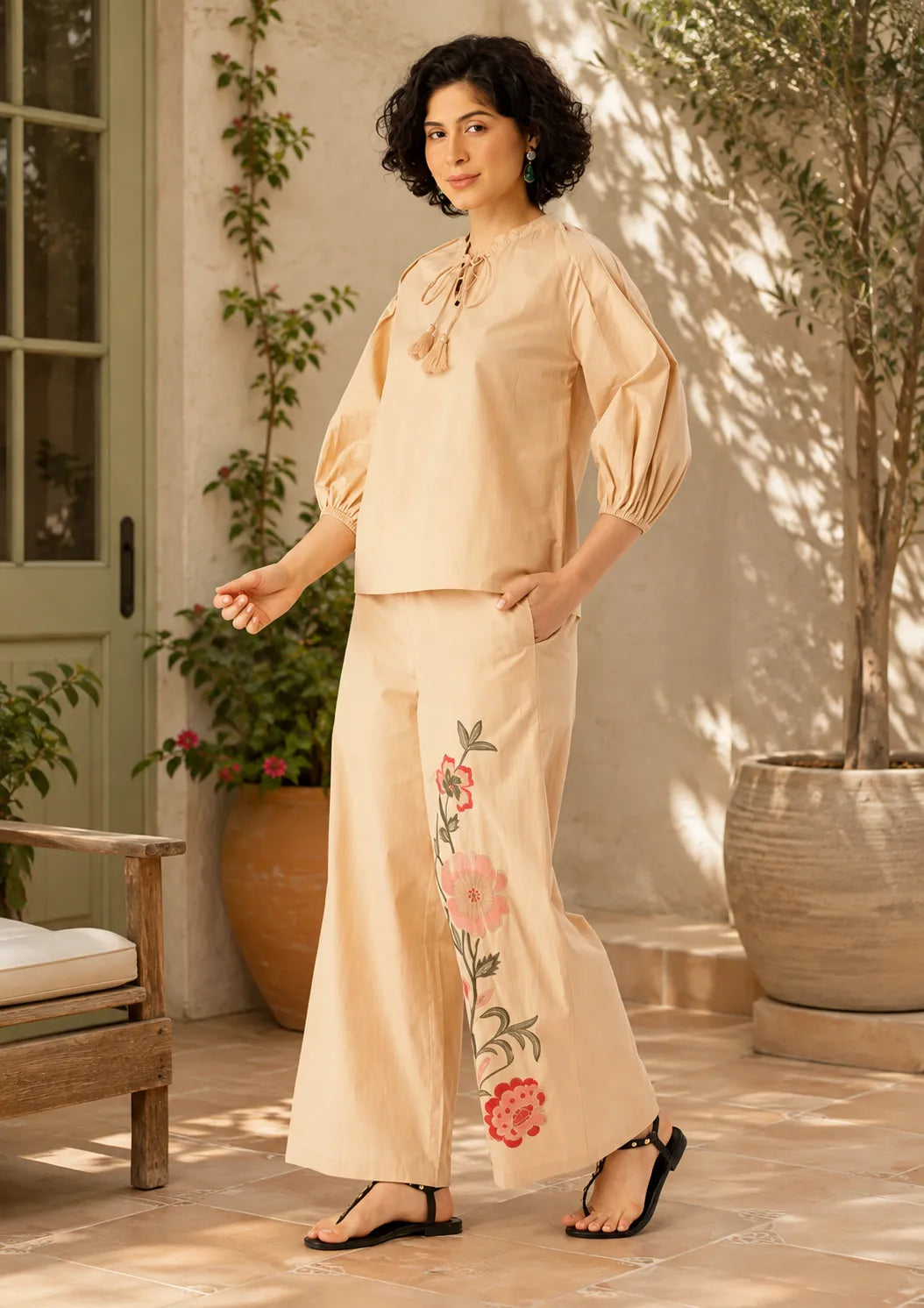 Women’s Beige Floral Embroidered Kurta Pant Set