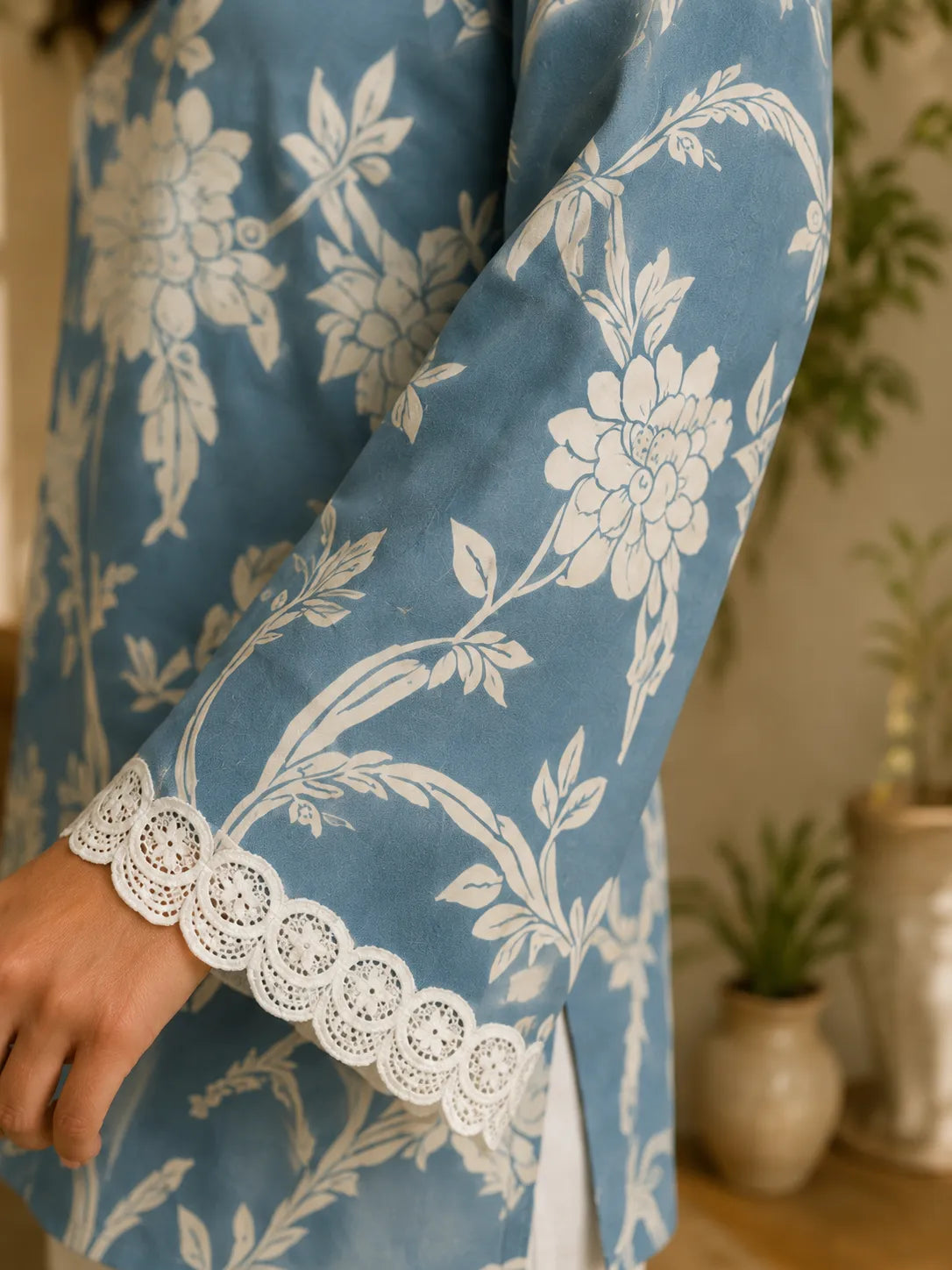 Women's Sky Blue Floral Printed Kurta with Lace Sleeves